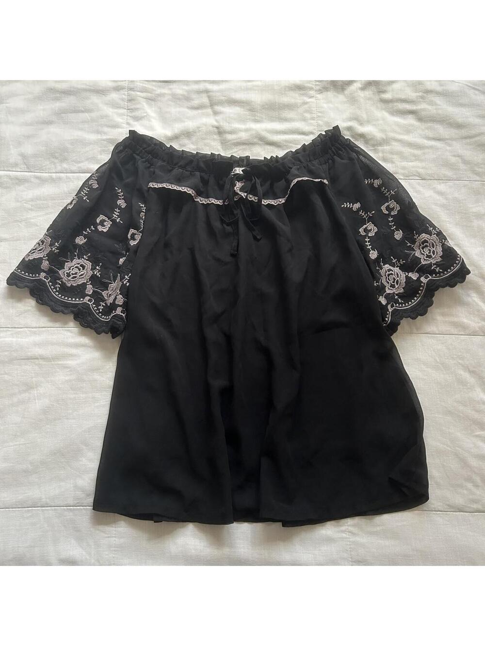 NWT Axes Femme Black Floral Embroidered Lace Off Shoulder Blouse Medium